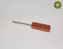 Load image into Gallery viewer, ST07 Rectangle with Curved Tip Dabber